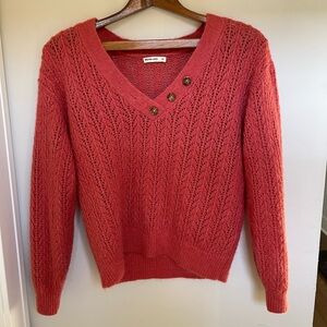 Marine Layer wool blend pull-over. Ideal as a layer piece over patterned shirt